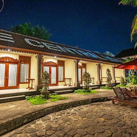 The Central Lovina Hotel & Restaurant Bagian luar foto