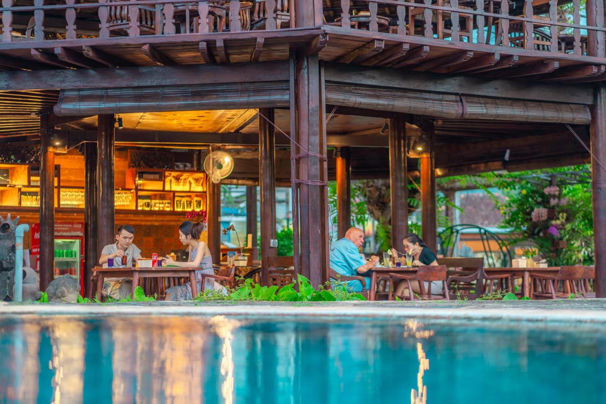The Central Lovina Hotel & Restaurant Bagian luar foto