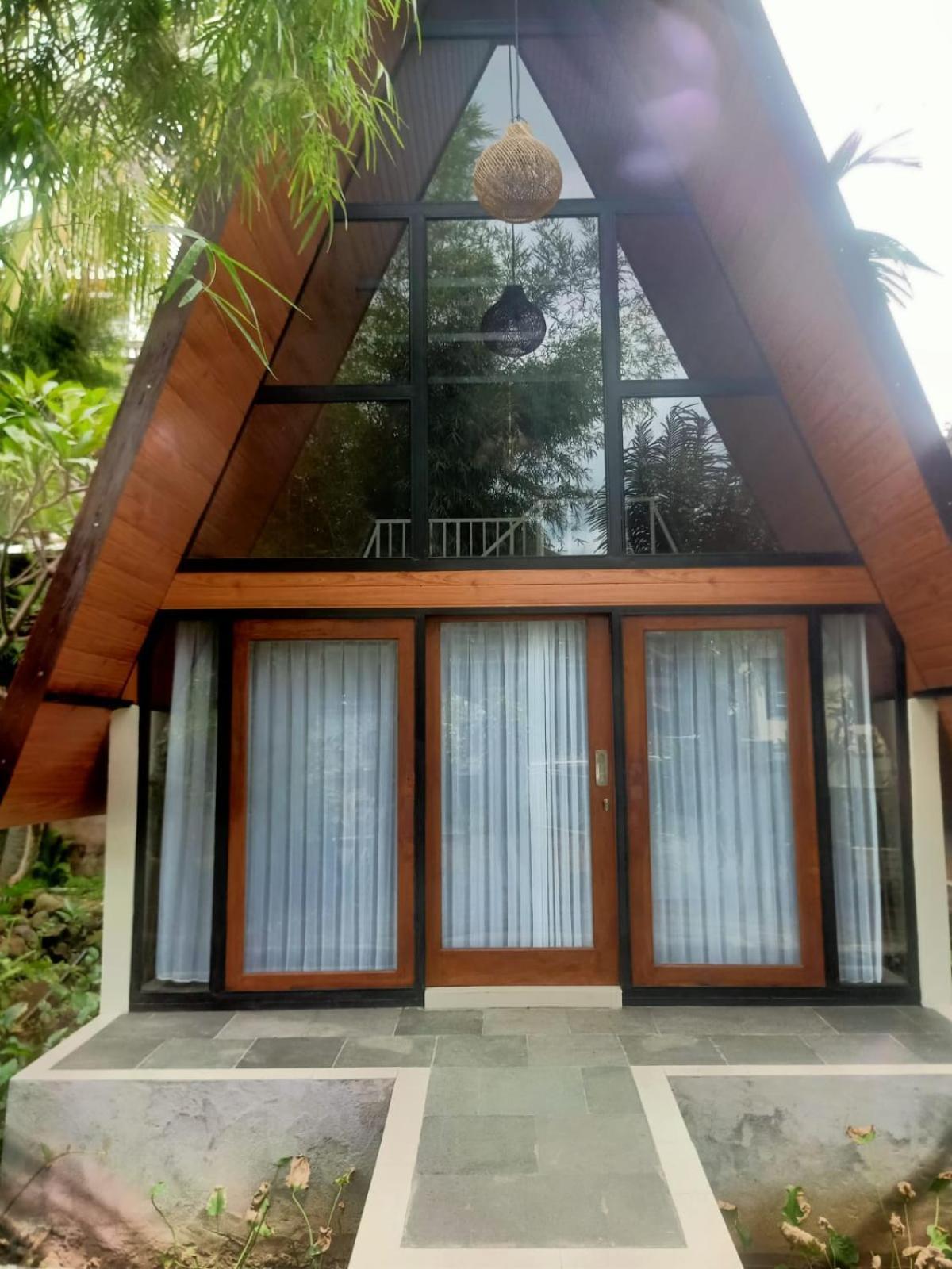 The Central Lovina Hotel & Restaurant Bagian luar foto